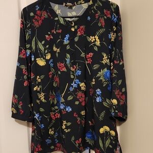 EUC Coldwater Creek Floral On Navy Top Sz M